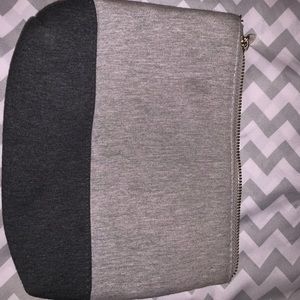Forever 21 Bags - Forever 21 Cosmetic Bag Forever 21 Bags - Forever 21 Cosmetic Bag